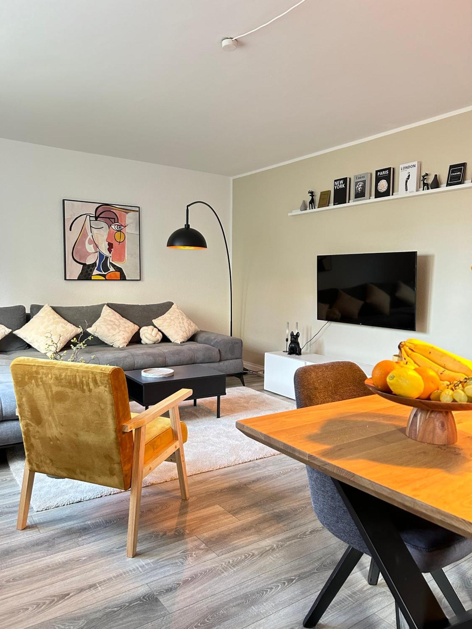 Modernes Designer-Apartment Fuer 7 Gaeste - 80Qm In Zentraler Lage, Self-Check-In Karlsruhe Exterior foto